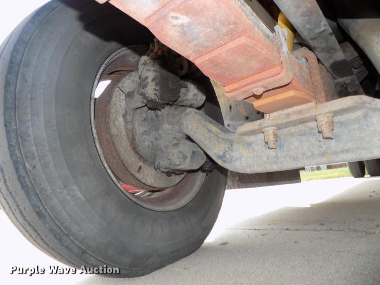 image for item DB8631 1992 International 3800 school bus