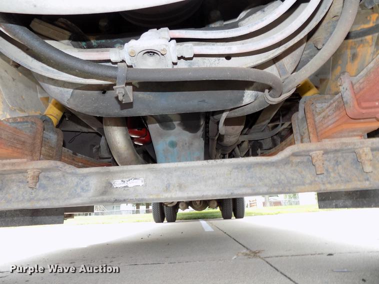 image for item DB8631 1992 International 3800 school bus