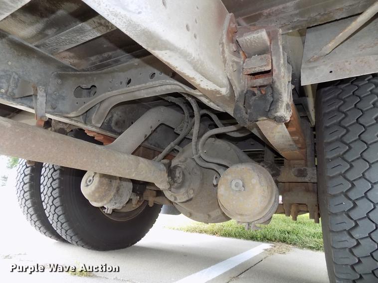 image for item DB8631 1992 International 3800 school bus