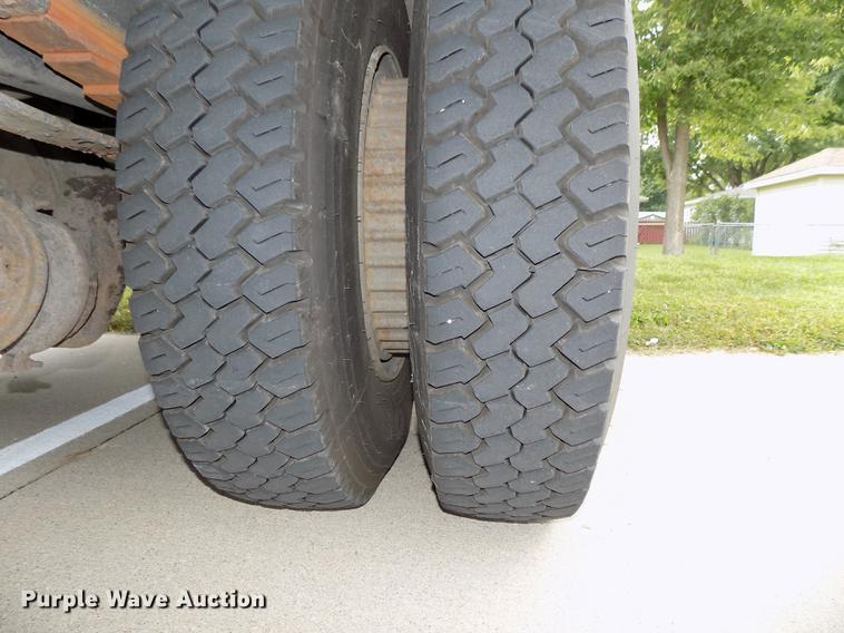 image for item DB8631 1992 International 3800 school bus