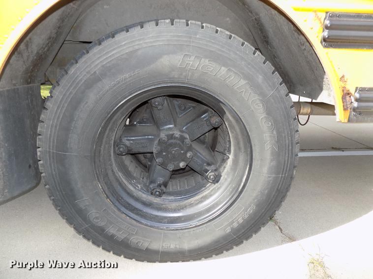 image for item DB8631 1992 International 3800 school bus