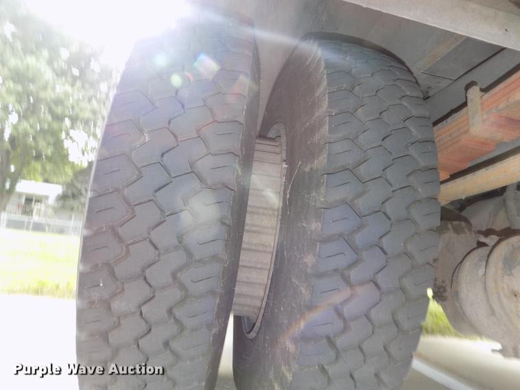 image for item DB8631 1992 International 3800 school bus