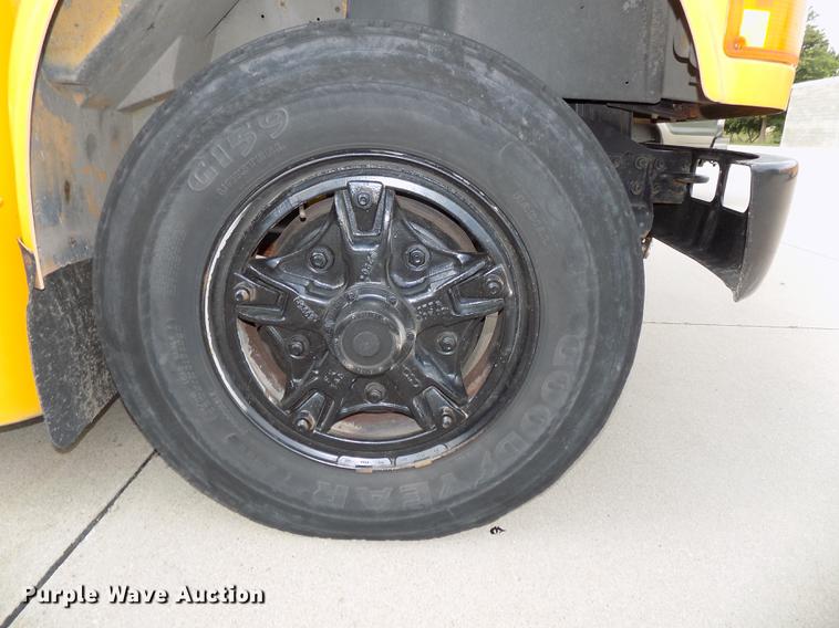 image for item DB8631 1992 International 3800 school bus