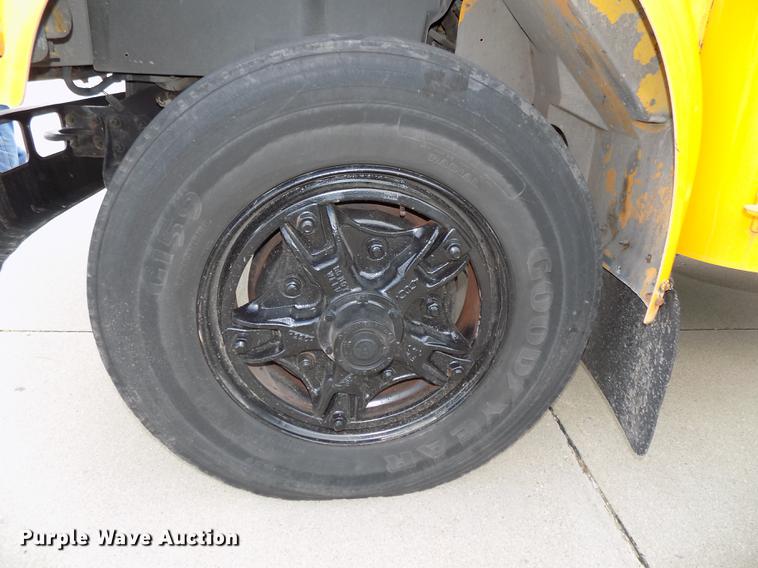 image for item DB8631 1992 International 3800 school bus