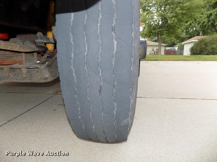 image for item DB8631 1992 International 3800 school bus