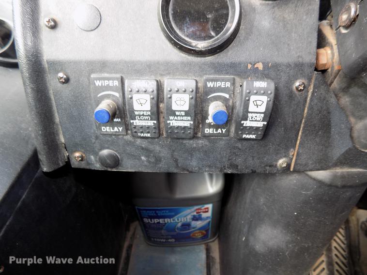 image for item DB8632 1999 Thomas Built Saf-T-Liner MVP school bus