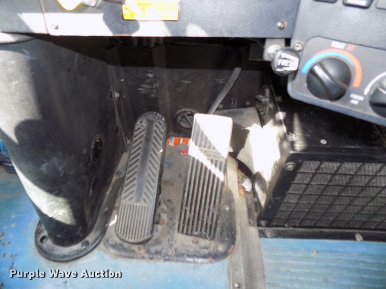 image for item DB8632 1999 Thomas Built Saf-T-Liner MVP school bus