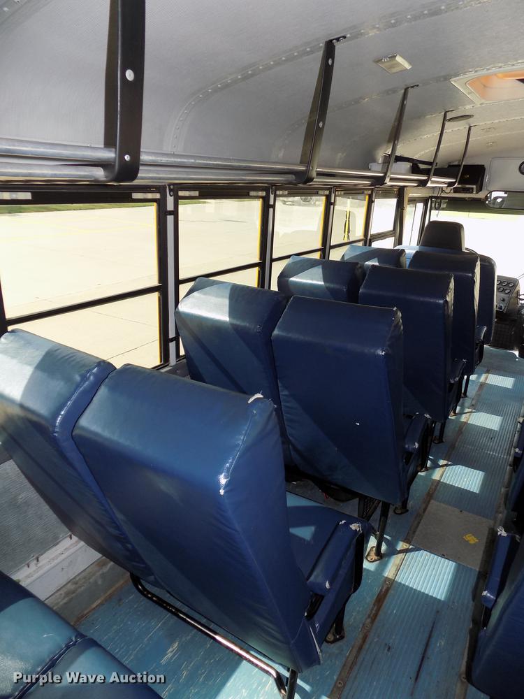 image for item DB8632 1999 Thomas Built Saf-T-Liner MVP school bus