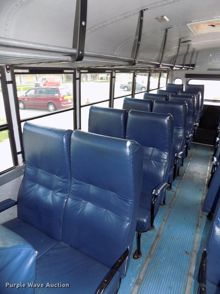 image for item DB8632 1999 Thomas Built Saf-T-Liner MVP school bus