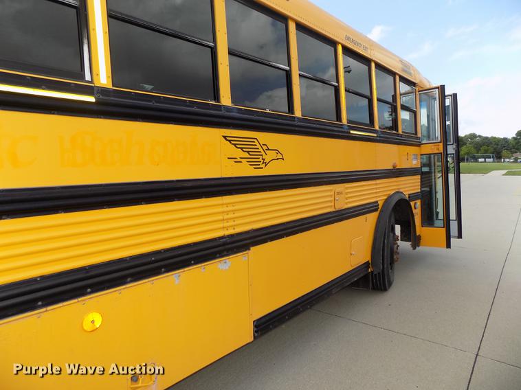 image for item DB8632 1999 Thomas Built Saf-T-Liner MVP school bus