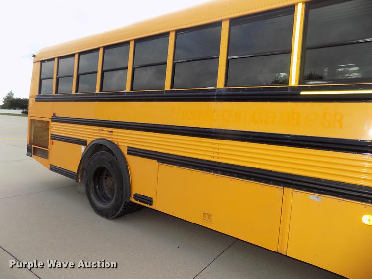 image for item DB8632 1999 Thomas Built Saf-T-Liner MVP school bus