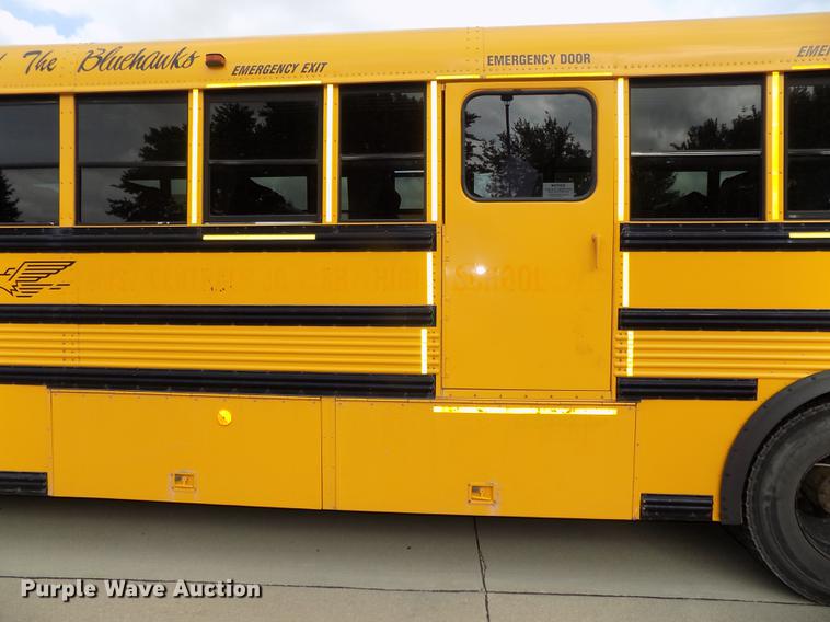 image for item DB8632 1999 Thomas Built Saf-T-Liner MVP school bus