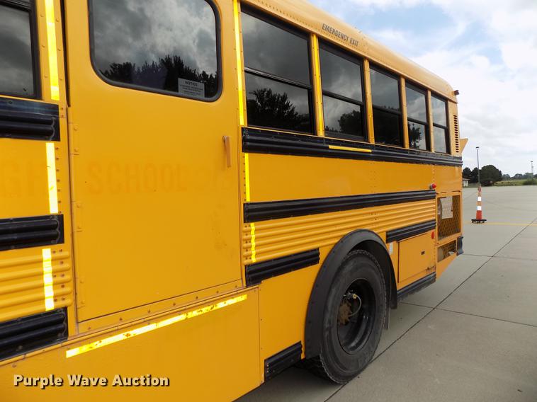 image for item DB8632 1999 Thomas Built Saf-T-Liner MVP school bus