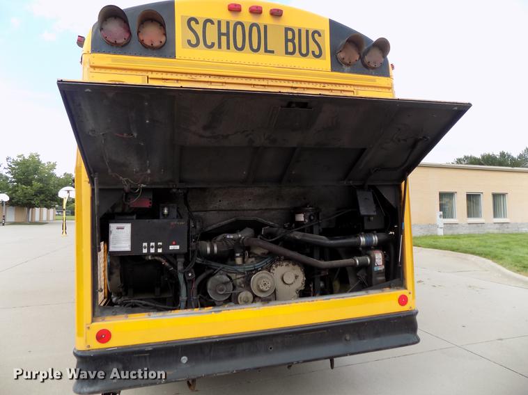 image for item DB8632 1999 Thomas Built Saf-T-Liner MVP school bus