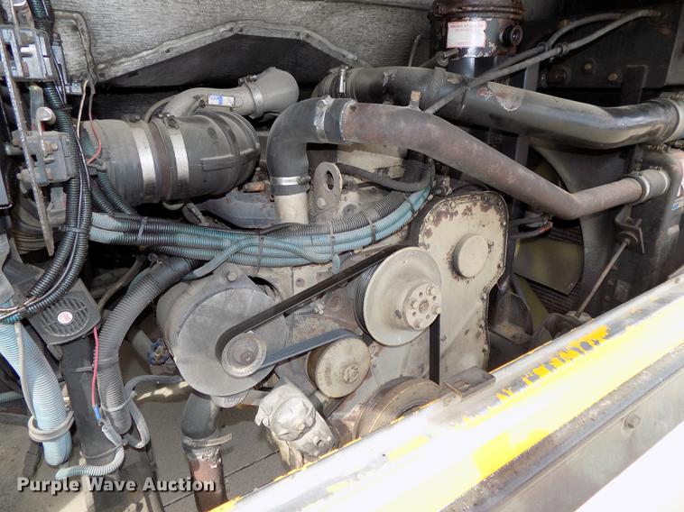 image for item DB8632 1999 Thomas Built Saf-T-Liner MVP school bus