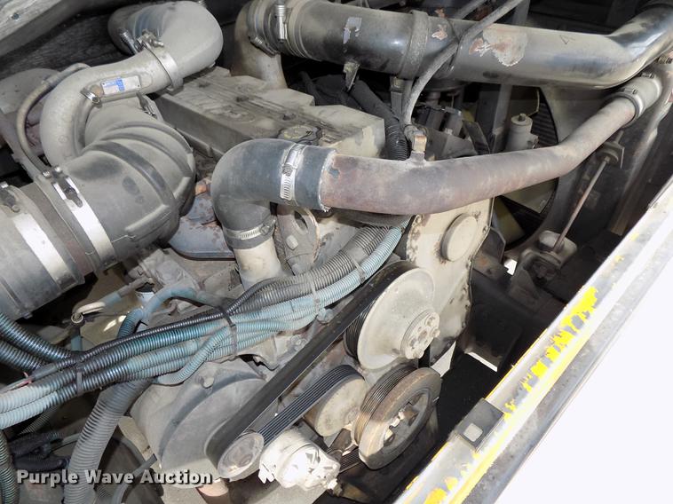 image for item DB8632 1999 Thomas Built Saf-T-Liner MVP school bus