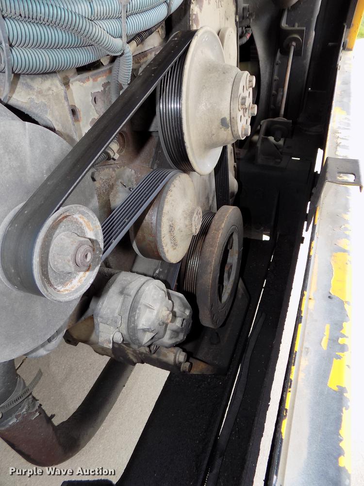 image for item DB8632 1999 Thomas Built Saf-T-Liner MVP school bus