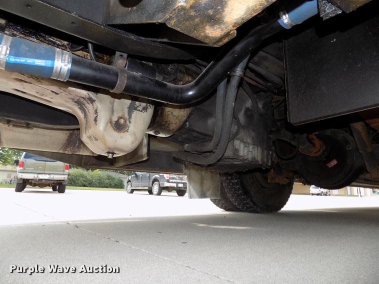 image for item DB8632 1999 Thomas Built Saf-T-Liner MVP school bus