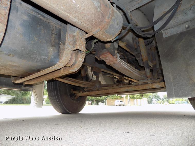 image for item DB8632 1999 Thomas Built Saf-T-Liner MVP school bus