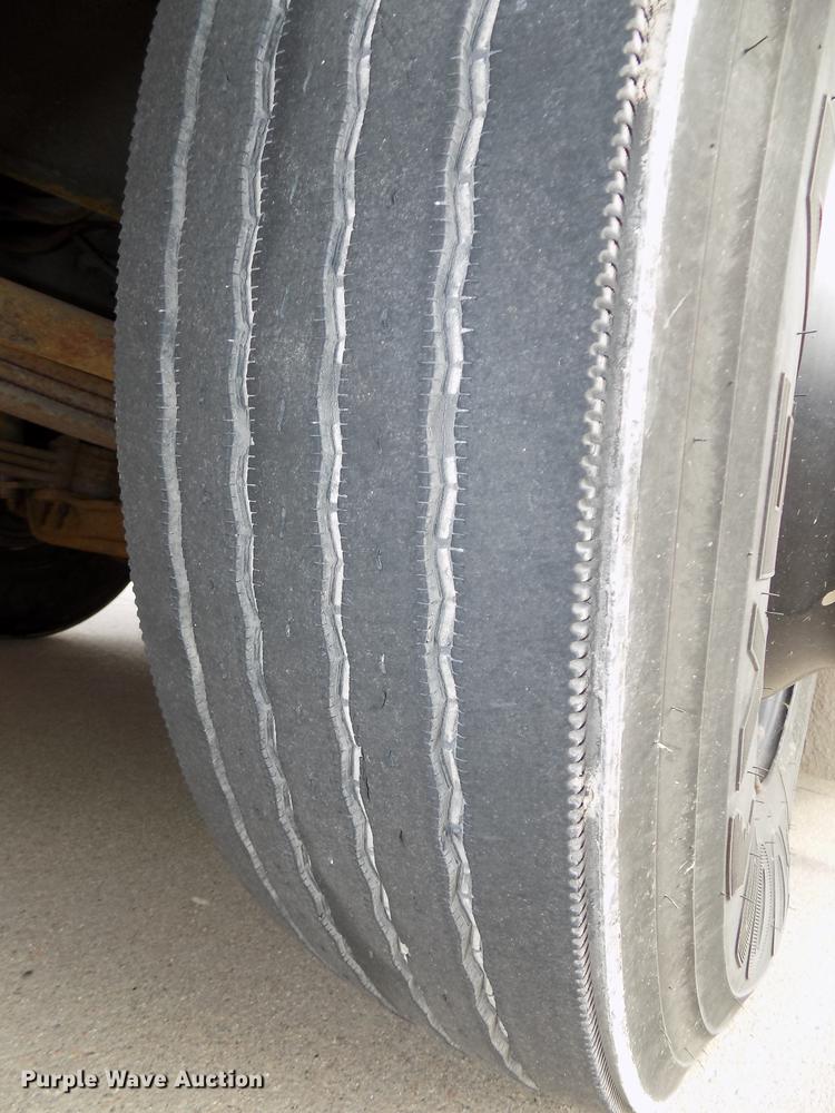 image for item DB8632 1999 Thomas Built Saf-T-Liner MVP school bus