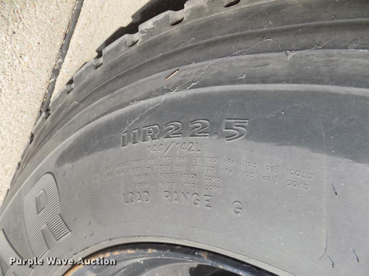 image for item DB8632 1999 Thomas Built Saf-T-Liner MVP school bus