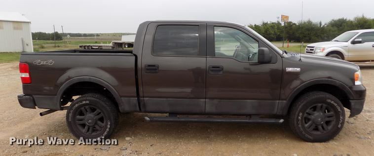 image for item DB9128 2005 Ford F150 Lariat SuperCrew pickup truck