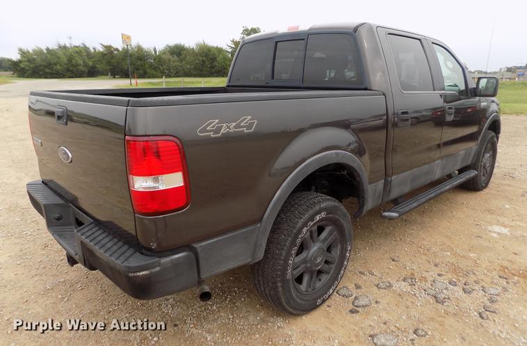 image for item DB9128 2005 Ford F150 Lariat SuperCrew pickup truck