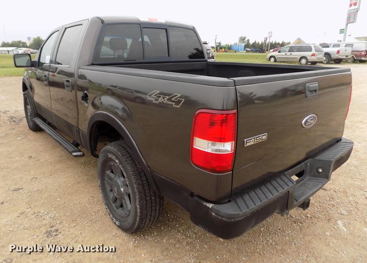 image for item DB9128 2005 Ford F150 Lariat SuperCrew pickup truck