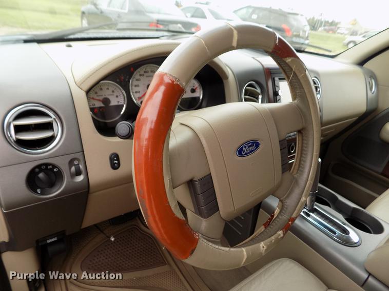 image for item DB9128 2005 Ford F150 Lariat SuperCrew pickup truck