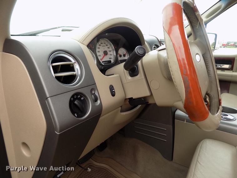 image for item DB9128 2005 Ford F150 Lariat SuperCrew pickup truck