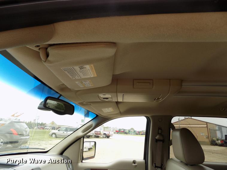 image for item DB9128 2005 Ford F150 Lariat SuperCrew pickup truck