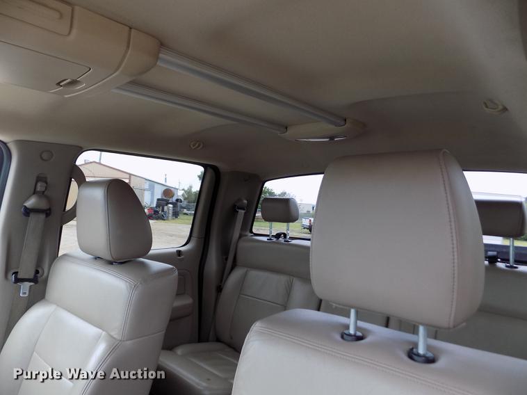 image for item DB9128 2005 Ford F150 Lariat SuperCrew pickup truck