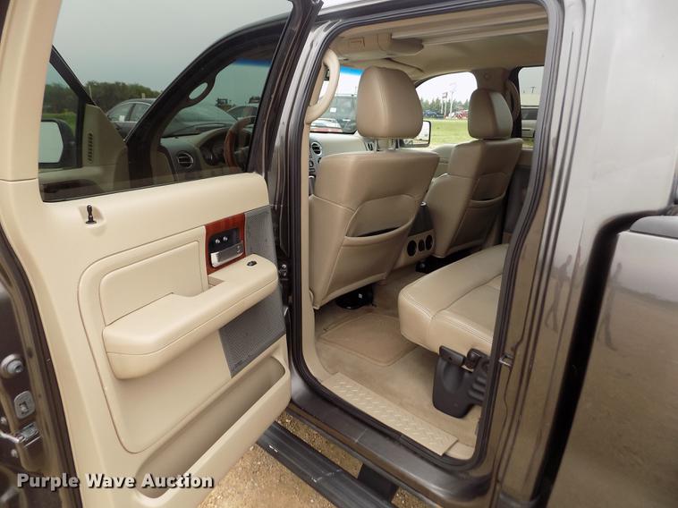 image for item DB9128 2005 Ford F150 Lariat SuperCrew pickup truck