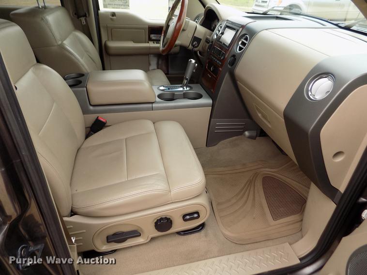 image for item DB9128 2005 Ford F150 Lariat SuperCrew pickup truck