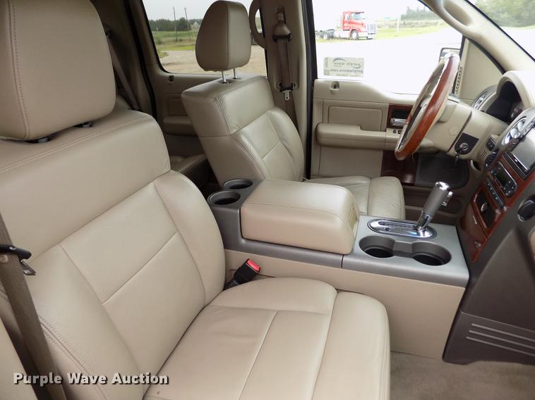 image for item DB9128 2005 Ford F150 Lariat SuperCrew pickup truck