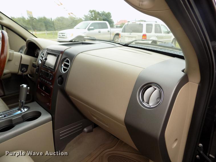 image for item DB9128 2005 Ford F150 Lariat SuperCrew pickup truck