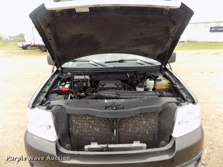 image for item DB9128 2005 Ford F150 Lariat SuperCrew pickup truck