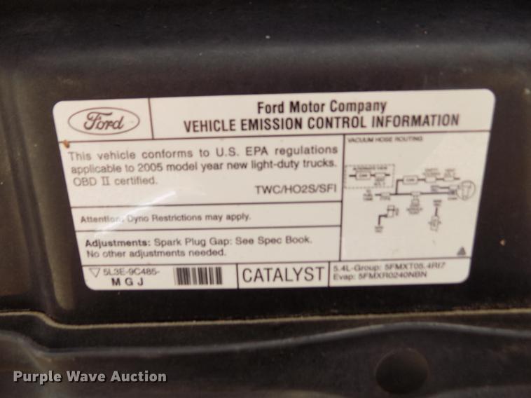 image for item DB9128 2005 Ford F150 Lariat SuperCrew pickup truck