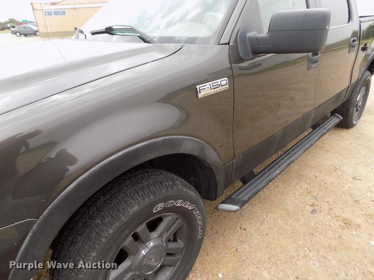 image for item DB9128 2005 Ford F150 Lariat SuperCrew pickup truck