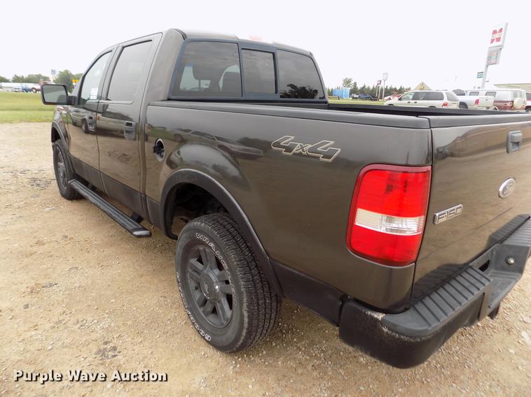 image for item DB9128 2005 Ford F150 Lariat SuperCrew pickup truck