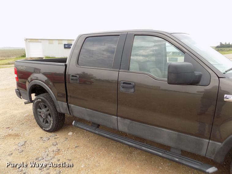 image for item DB9128 2005 Ford F150 Lariat SuperCrew pickup truck