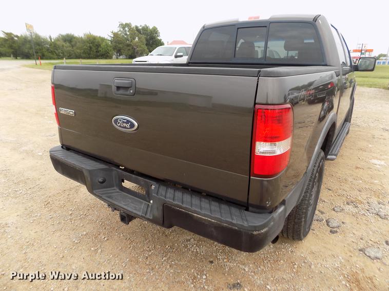 image for item DB9128 2005 Ford F150 Lariat SuperCrew pickup truck