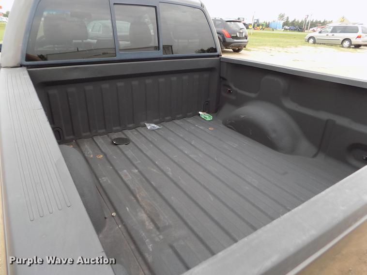 image for item DB9128 2005 Ford F150 Lariat SuperCrew pickup truck