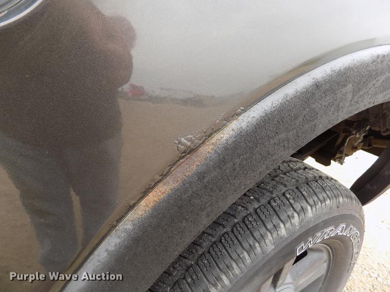 image for item DB9128 2005 Ford F150 Lariat SuperCrew pickup truck