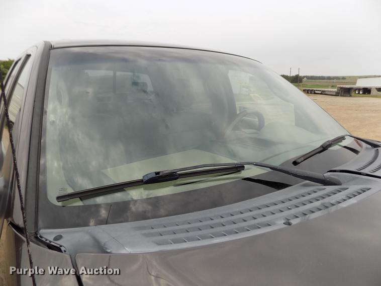 image for item DB9128 2005 Ford F150 Lariat SuperCrew pickup truck