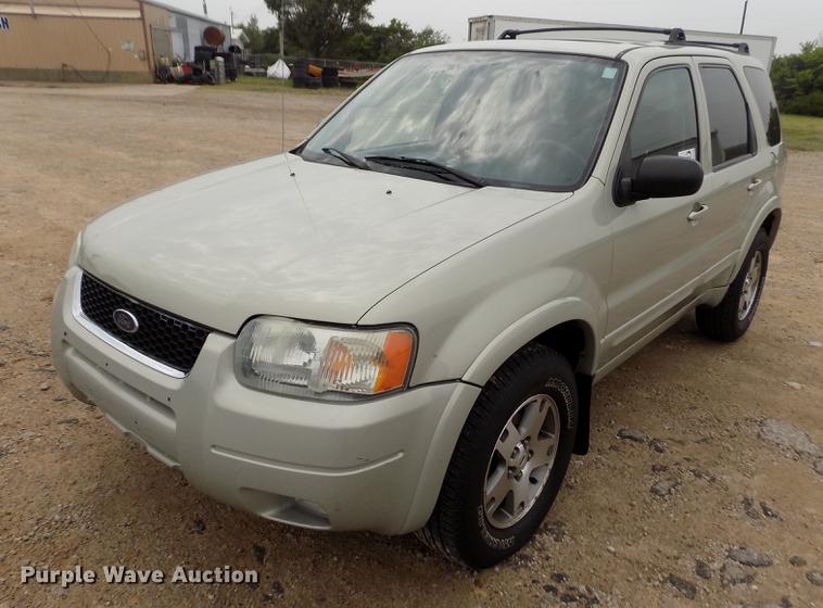 image for item DB9129 2004 Ford Escape SUV
