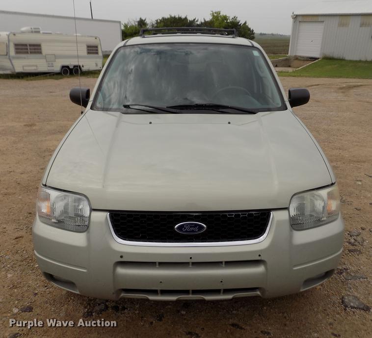 image for item DB9129 2004 Ford Escape SUV