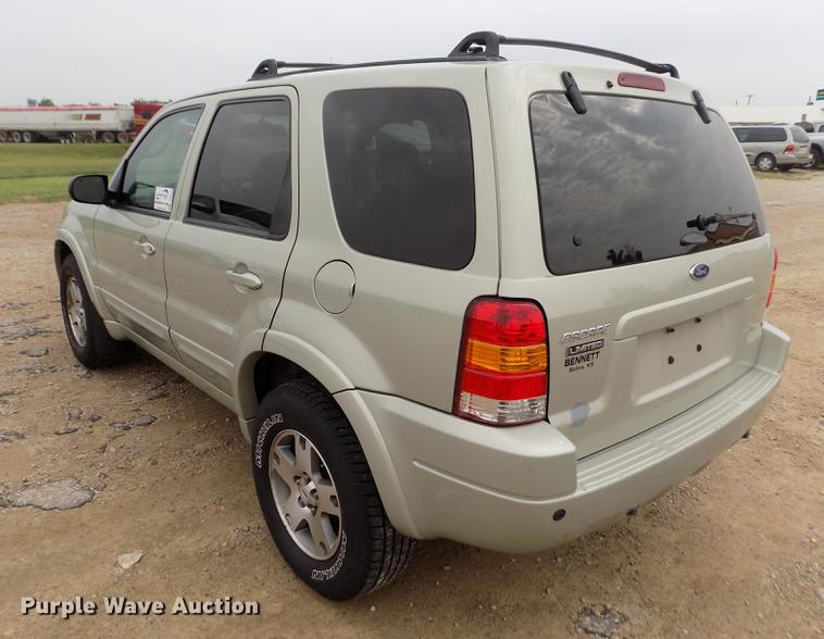 image for item DB9129 2004 Ford Escape SUV