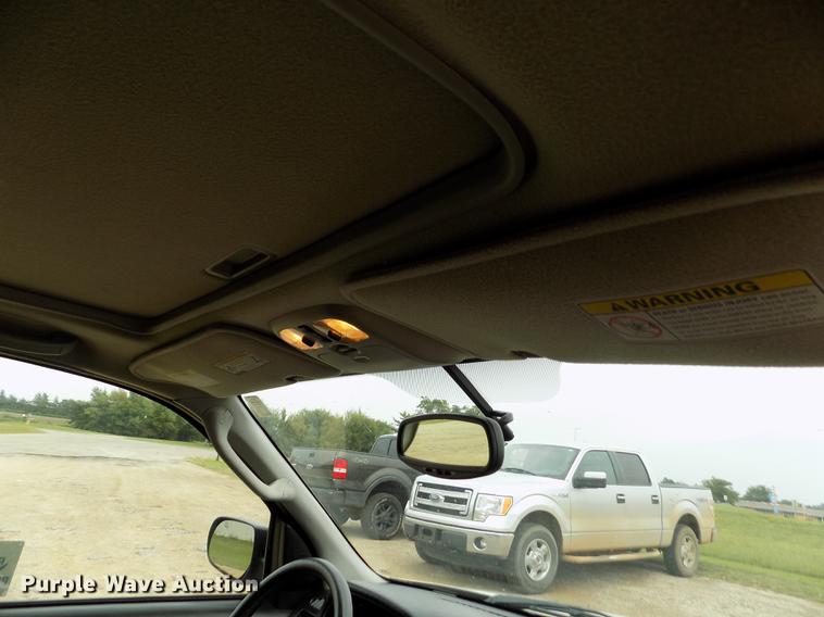 image for item DB9129 2004 Ford Escape SUV