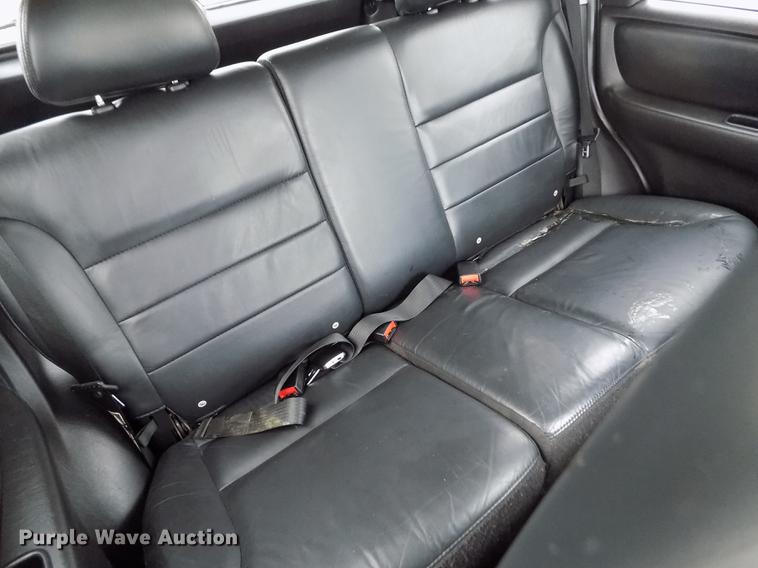 image for item DB9129 2004 Ford Escape SUV